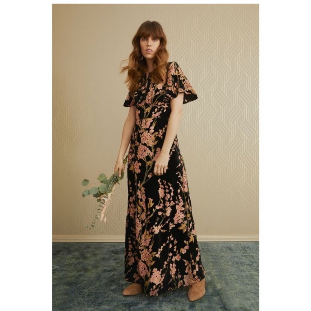 MODCLOTH Soiree Saunter Floral Velvet Maxi Dress